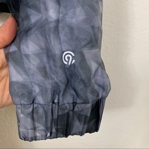 Champion C9 Holographic Pullover Windbreaker size xsmall - Picture 4 of 6